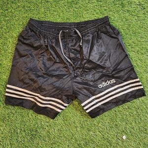Vintage Very Distressed Adidas Men’s Black Athletic Shorts. Classic 90s Y2K